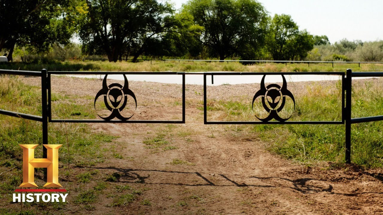 12 HOUR UFO HOTSPOT LIVE STREAM: Skinwalker Ranch Live Surveillance | History