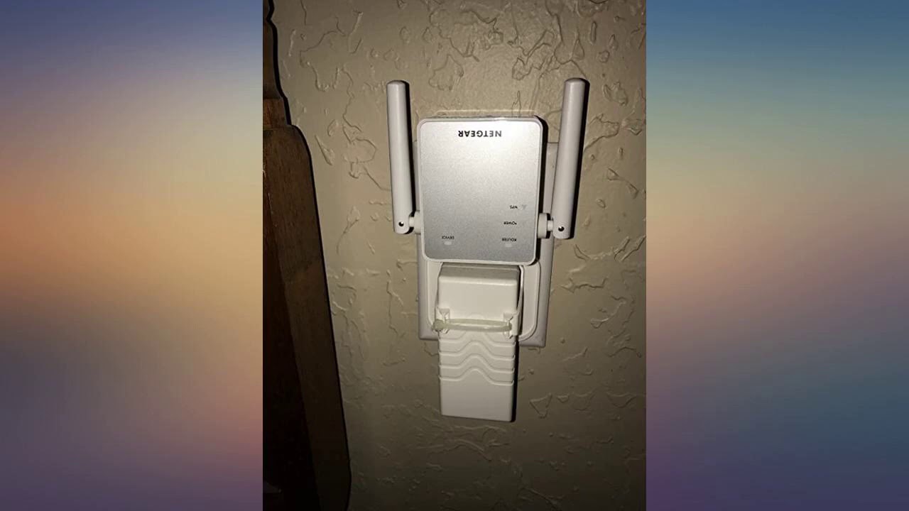 NETGEAR WiFi Range Extender EX3700 - Coverage up to 1000 sq.ft. and 15 devices with AC750