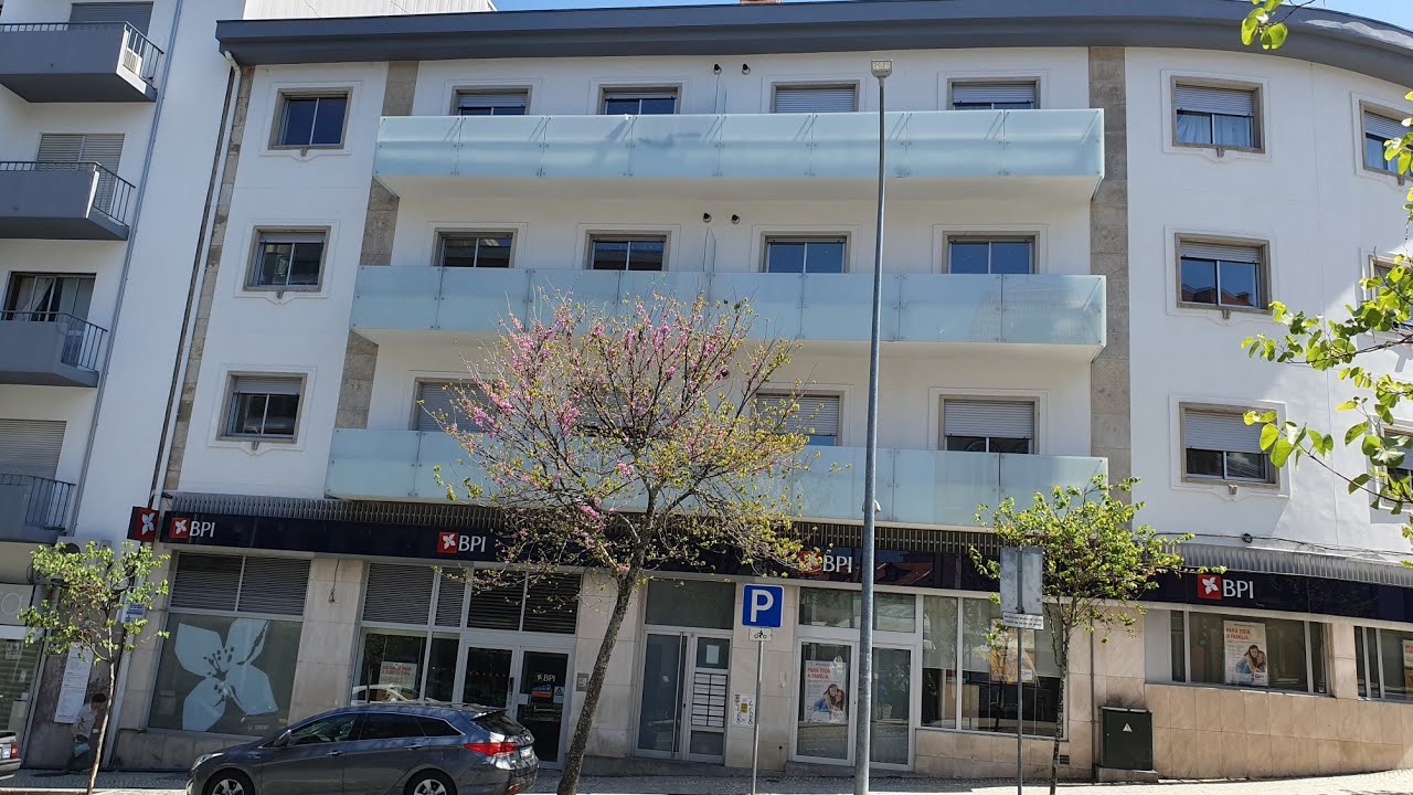 Conhecendo o novo apartamento do GG em Viseu, Portugal.