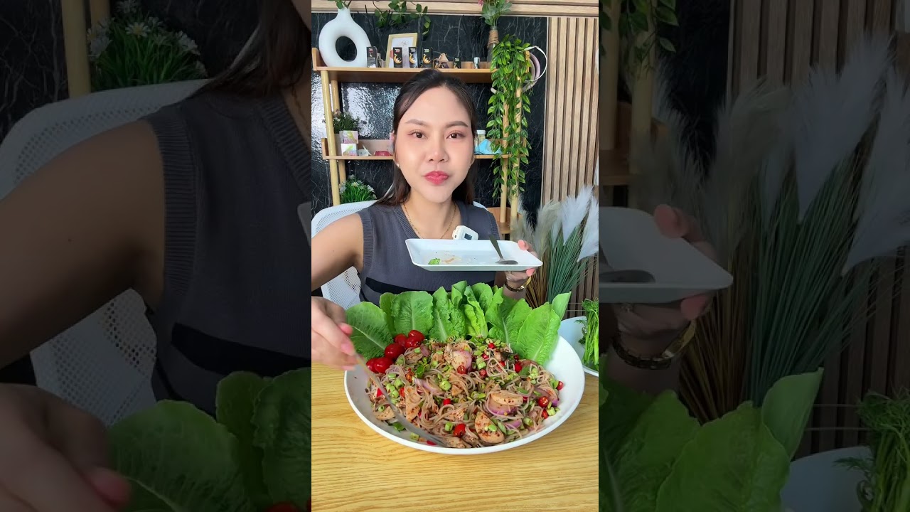 ยำขนมจีนใส่ปลาทู ยามดึก แซ่บมาก ทำง่ายๆ