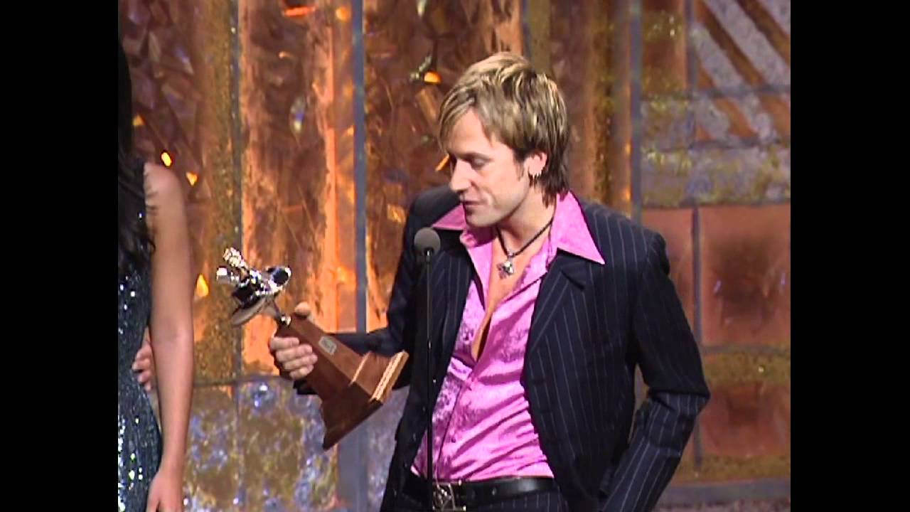 Keith Urban Wins Top New Male Vocalist - ACM Awards 2001