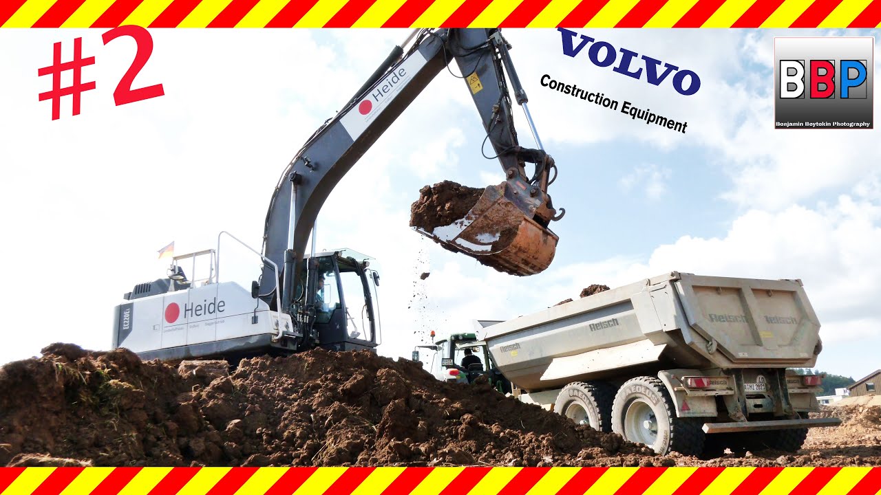Volvo EC220E + Fendt, John Deere Traktoren, Winnenden, Germany, 27.09.2021. #2