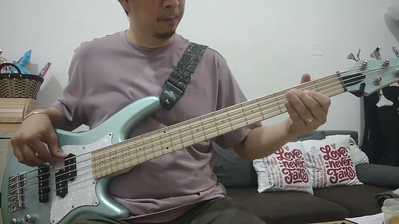 IN YOUR ARMS by LIVELOUD, bass cover.