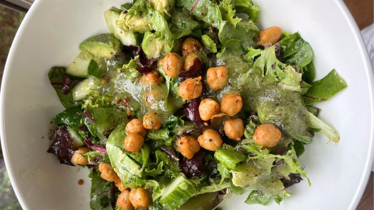 Spring Mix Green Salad with Kiwi Dressing