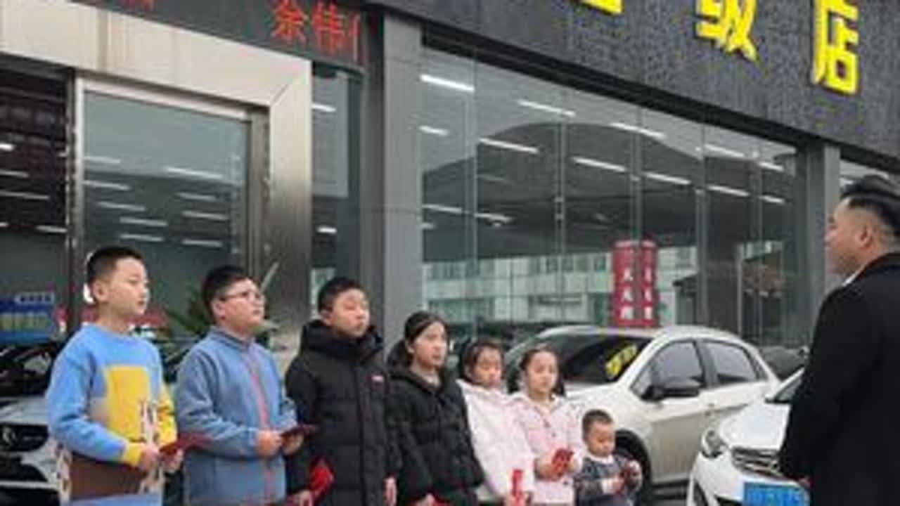 这个世界的美好，莫过于爱心在循环，善心被传递，以微薄之力，给予他人温暖。@可心妈妈 @浩浩妈妈 #正能量#传递善良传递爱#余伟估车 #二手车 #传递善良传递爱