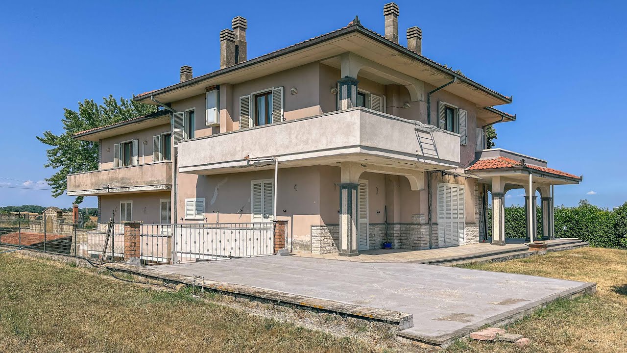 Visita dell'immobile | Piansano (VT), Italia |Villa unifamiliare in zona residenziale con giardino