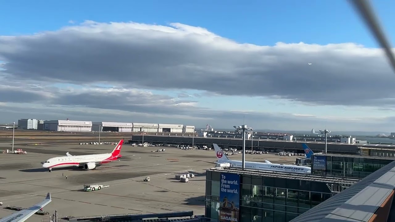 LH717 Tokyo - Frankfurt, Boeing 747/8: starting