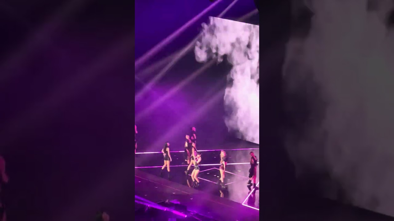BLACKPINK singing Pink Venom Born Pink World Tour 2022 #kpop #blackpink #bornpinktour #pinkvenom 