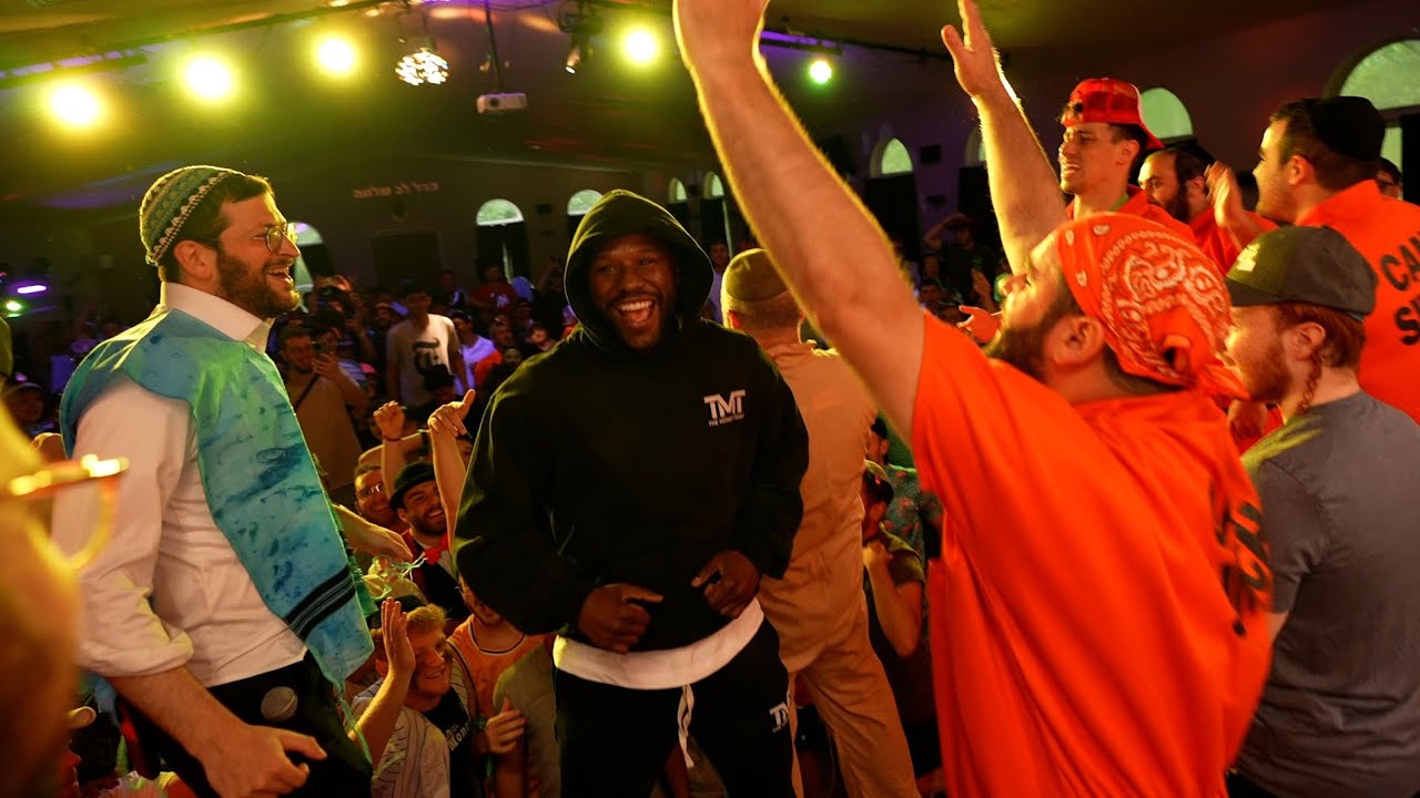 Fighting Illness With Love: Floyd Mayweather’s Inspirational Visit to Camp Simcha