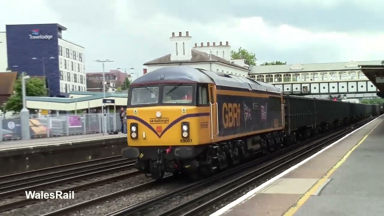 69001 Eastleigh Station 