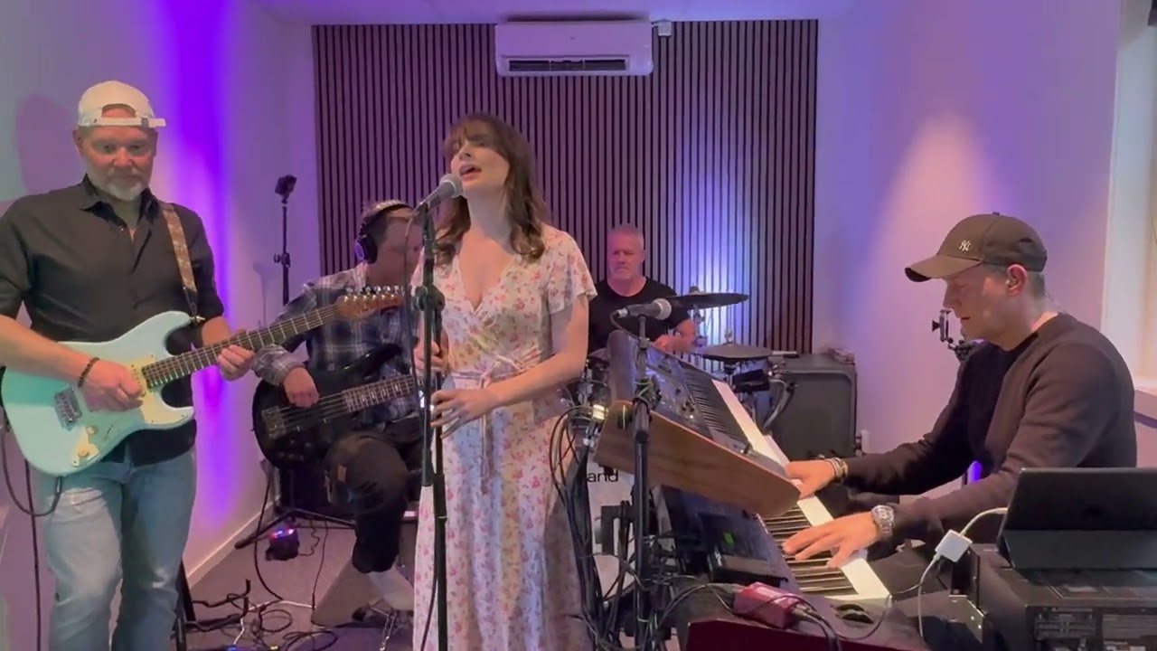 License To Kill (Gladys Knight) Live Cover by Spring Lane