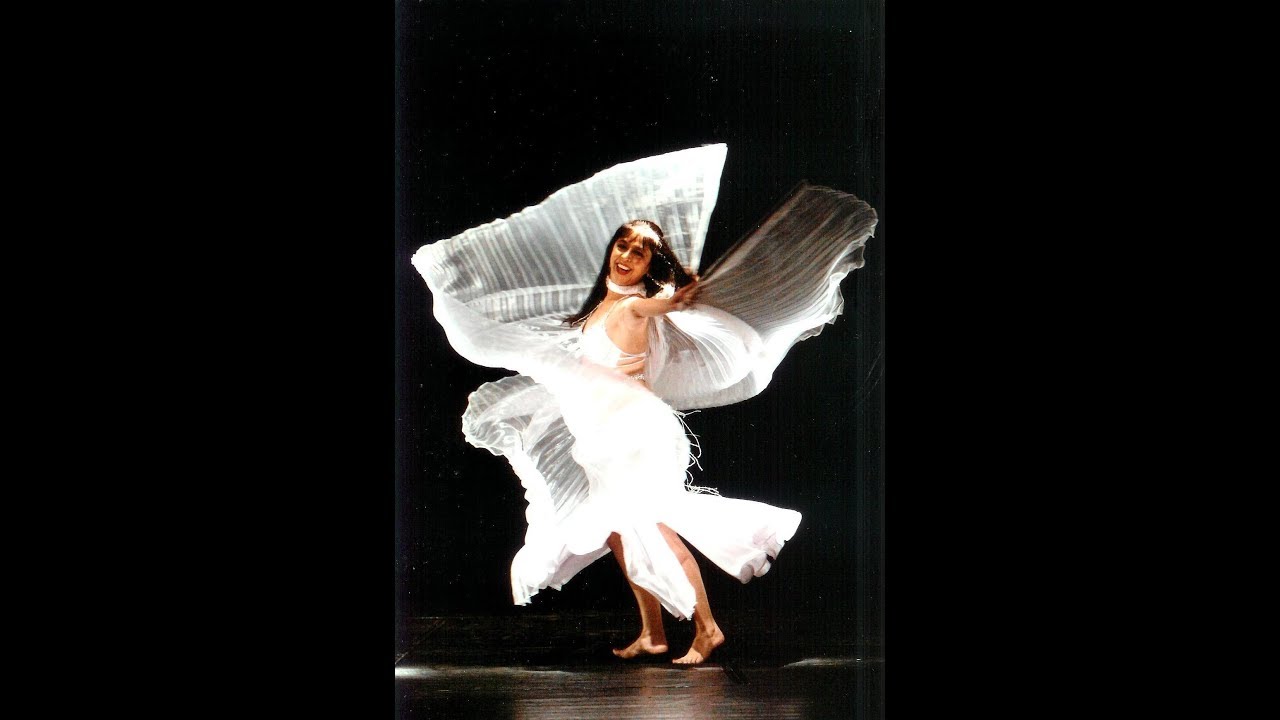 MONICA BELLYDANCE ALI DI ISIDE-  ISIS WINGS-
