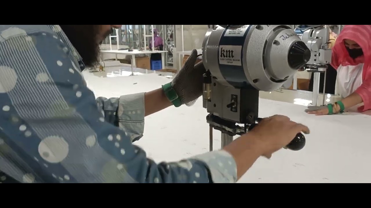 Dangerous Skills of Fabrics Cutting by KM Cloth Cutter Machines|| Cloth Cutter|| Hand Machine KM