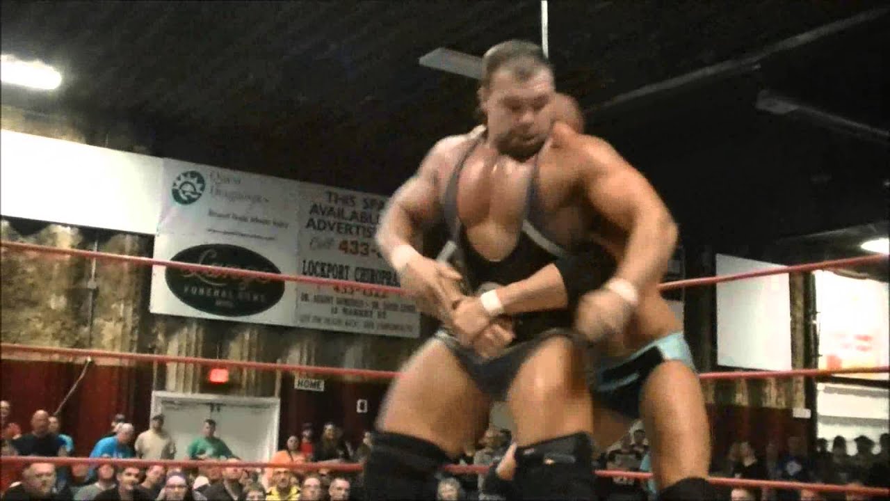 Highlights of Braxton Sutter vs. Michael Elgin (5/10/2013)