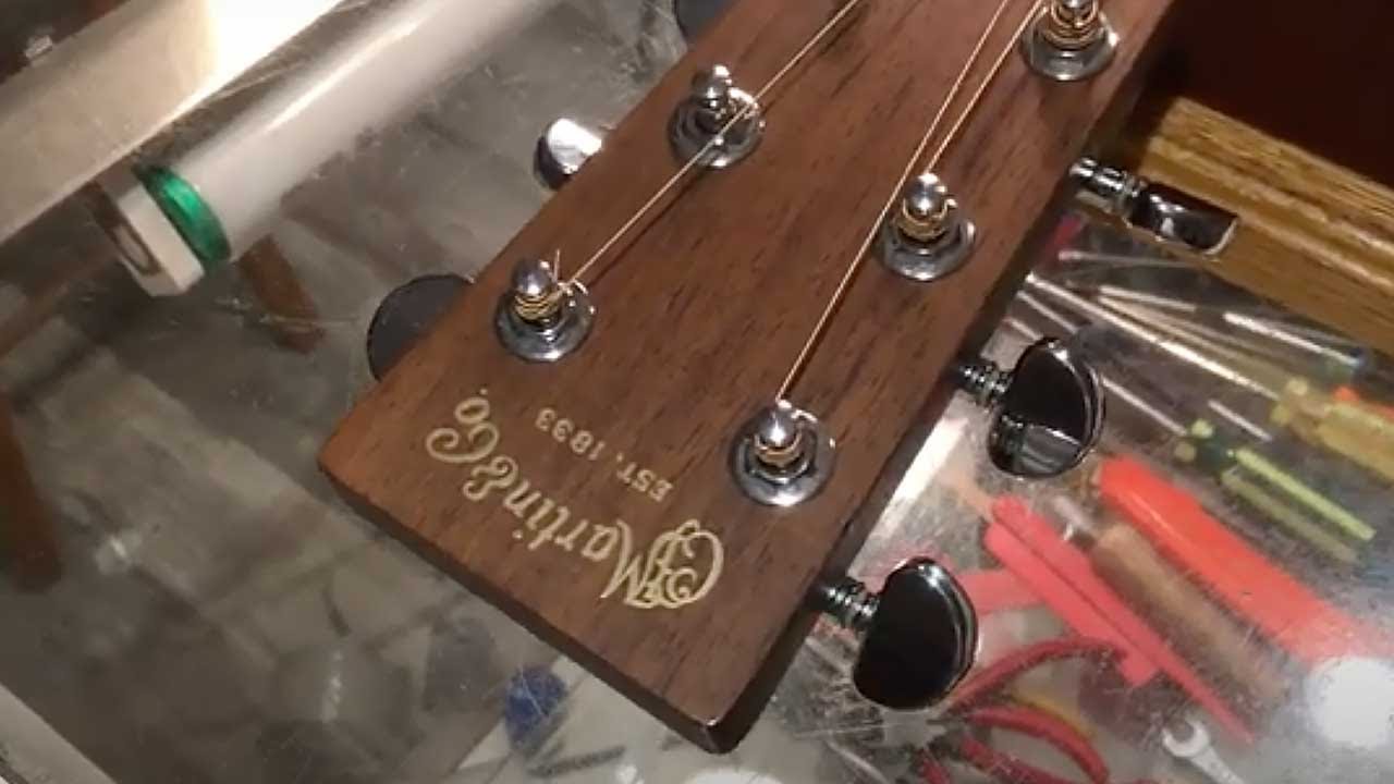 Solid or laminate sides - how to tell the difference - Martin D-35