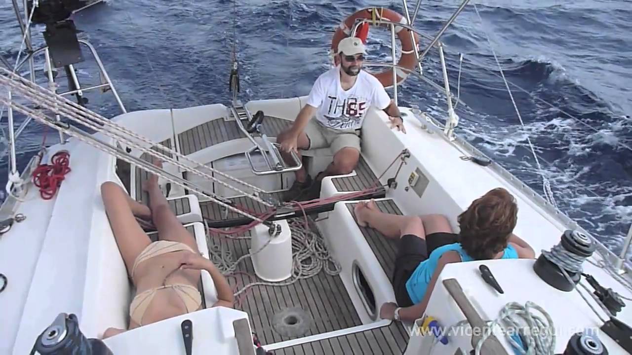 Navegando a vela de Menorca a Mallorca.