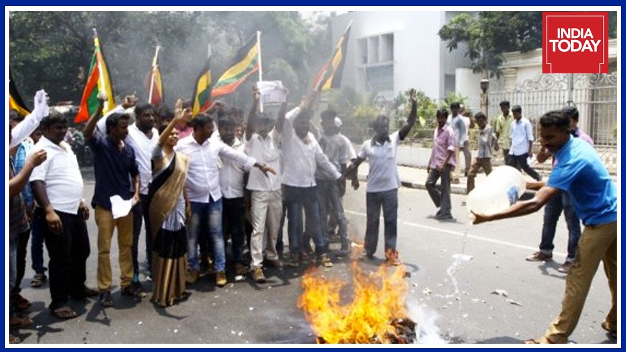 Tamil Fringe Group Protests Against Rajni's Entry In Politics
