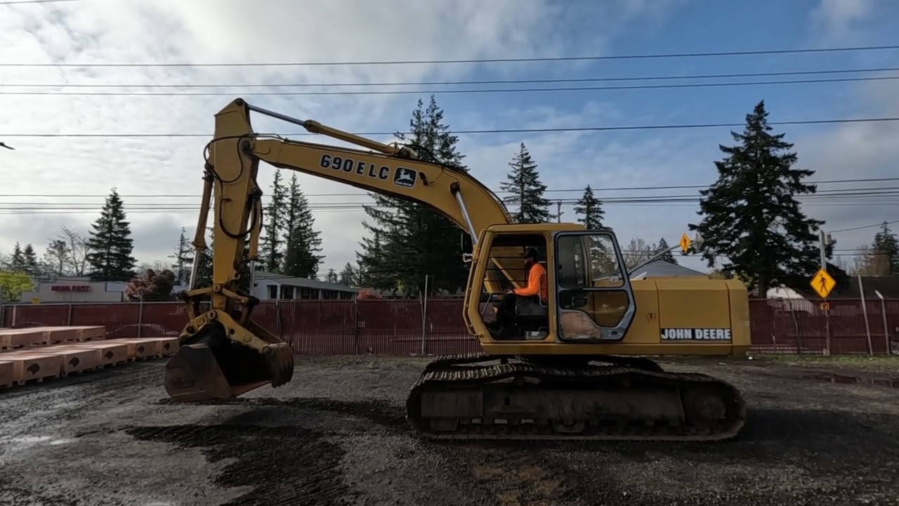 JOHN DEERE 690 ELC EXCAVATOR 1000