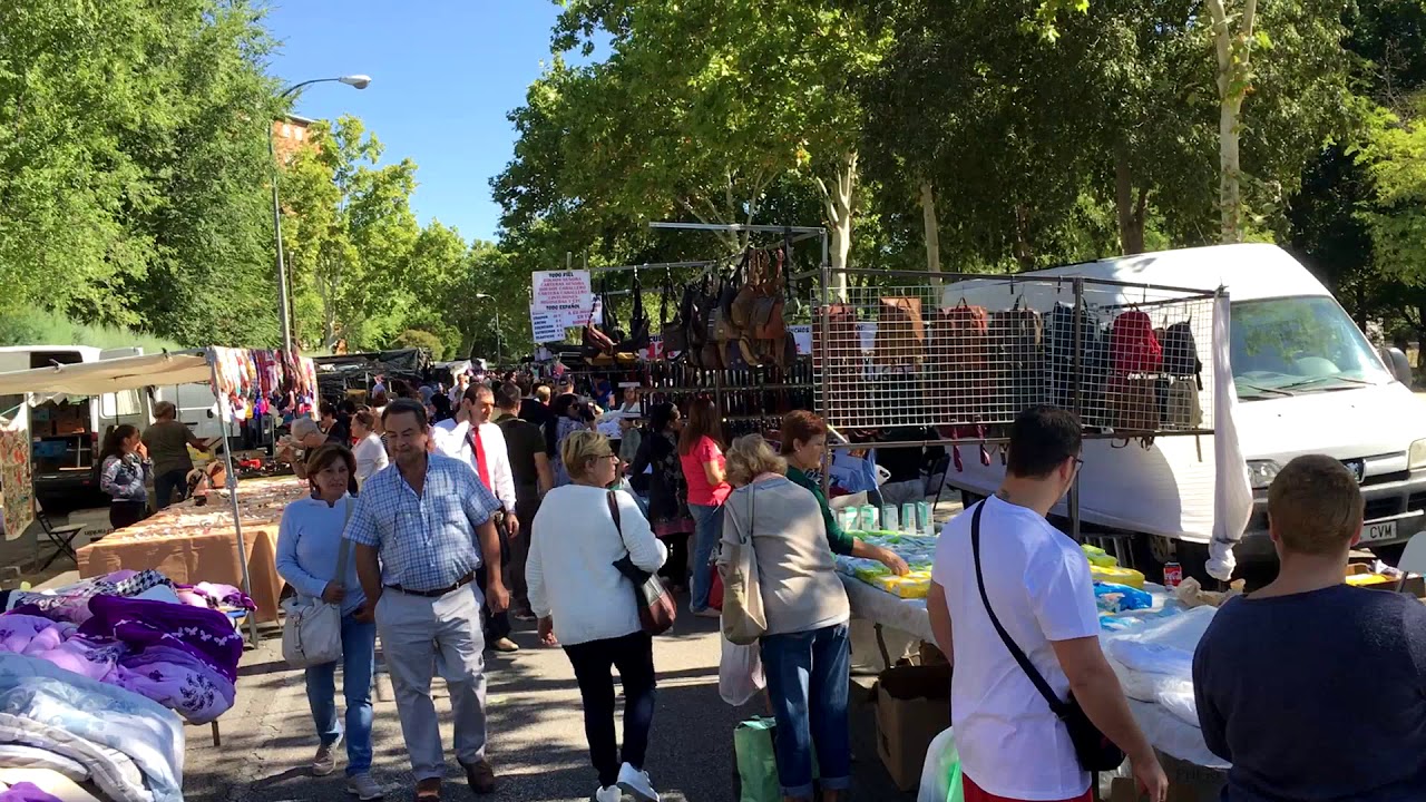 Mercadillo de Los Lunes en Alcalá de Henares en 2018
