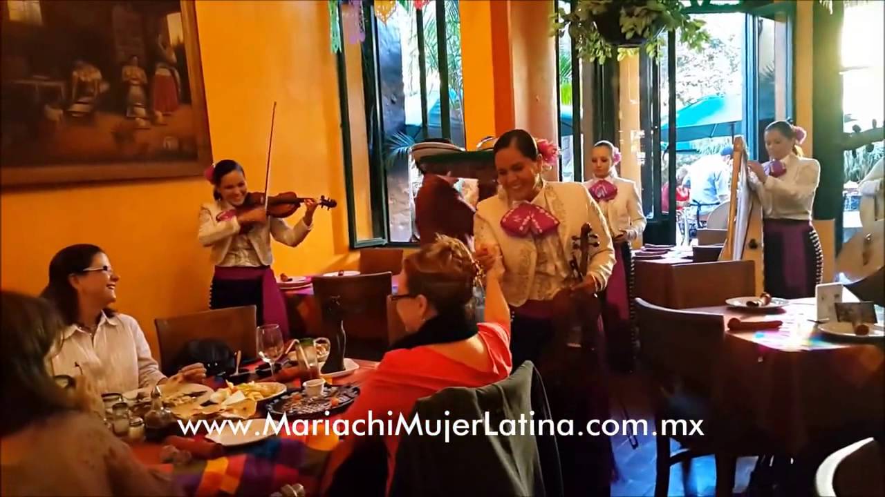 Pandora y Mariachi Femenil Mujer Latina