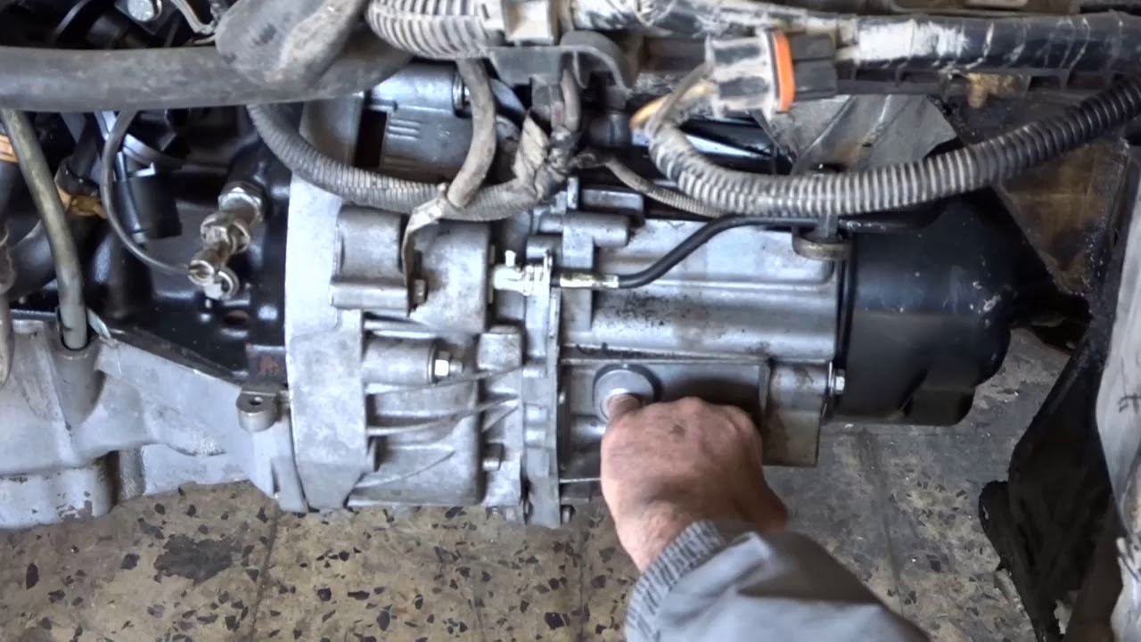 faire la vidange de la boîte à vitesse  - كم لتر زيت علبة السرعة