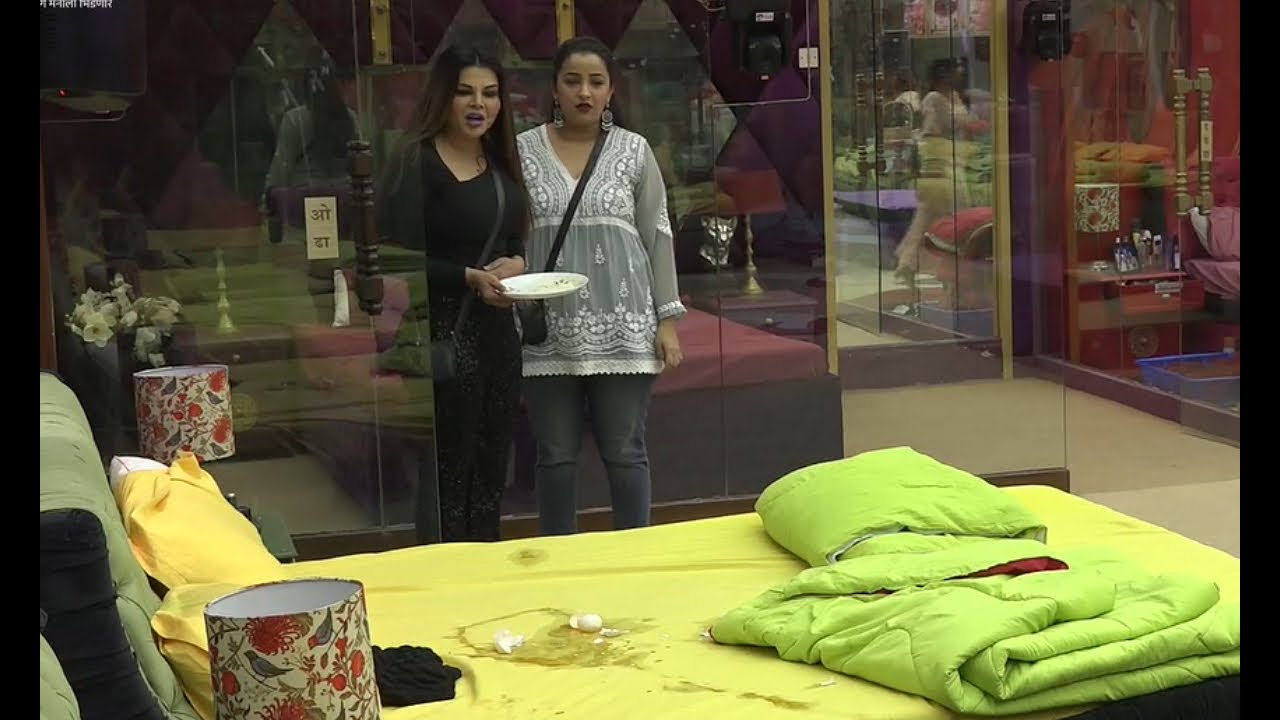 BIGG BOSS MARATHI 4: Rakhi Sawant breaks eggs on Akshay Kelkar's bed #biggboss #rakhisawant #bb