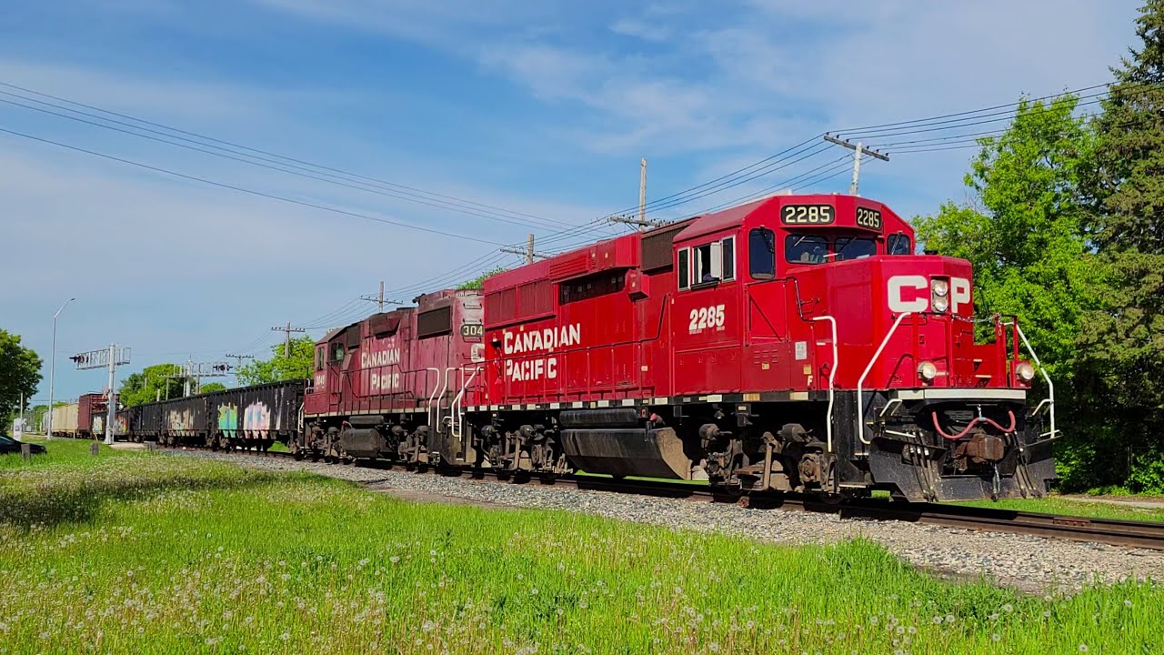 Pair of Southbound Trains on the CPKC Winnipeg Beach Subdivision