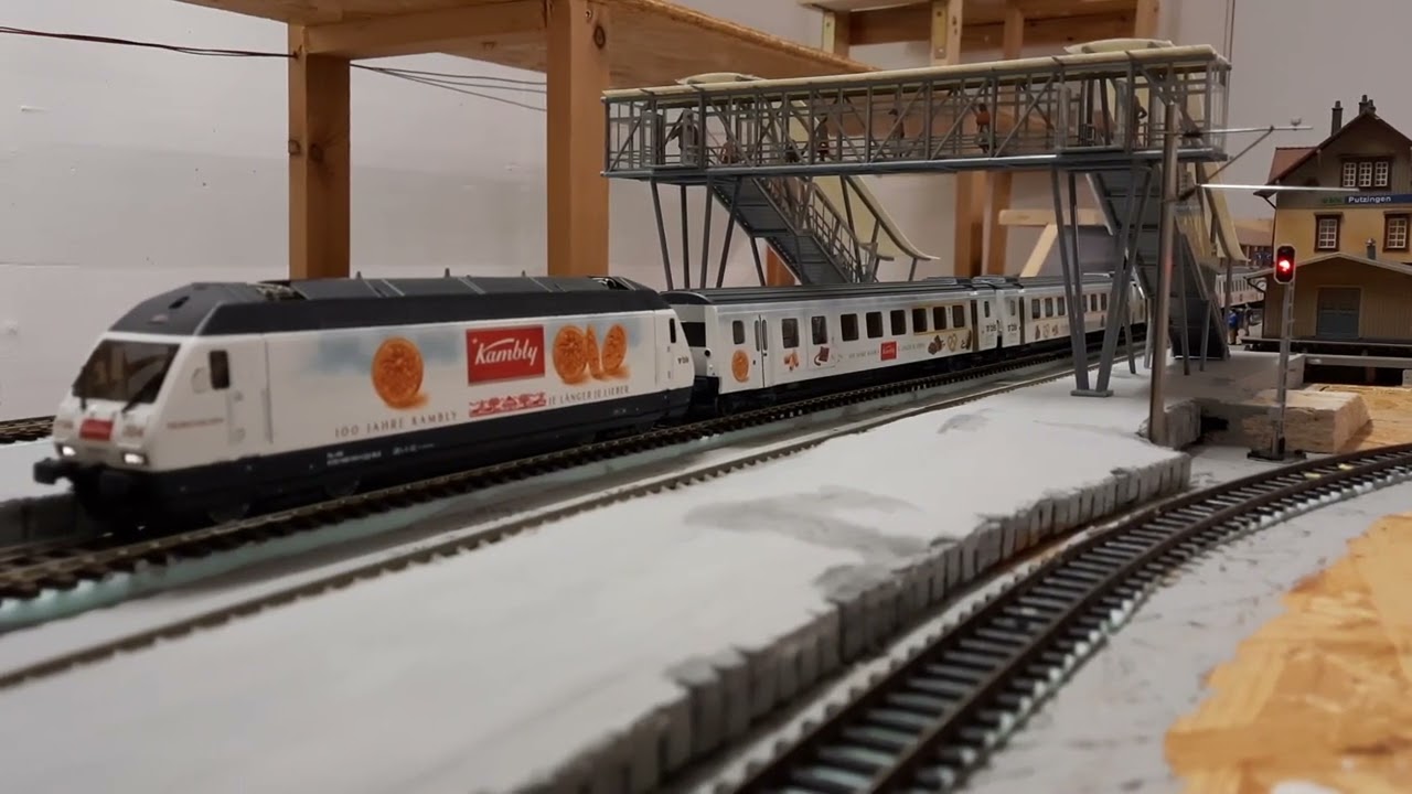 MBM • Modellbahn Münsingen • Regio Express talwärts mit Lokführerin Lena