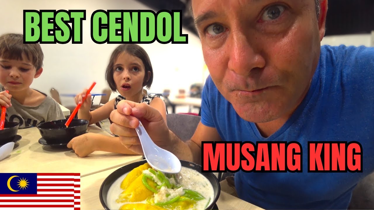 Семья SWISS впервые пробует дуриан CENDOL 🇲🇾