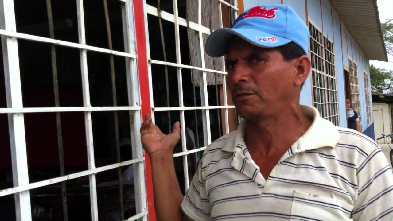 Situación de la escuela Manuela Sáenz, en El Juncal (Tosagua, Manabí)