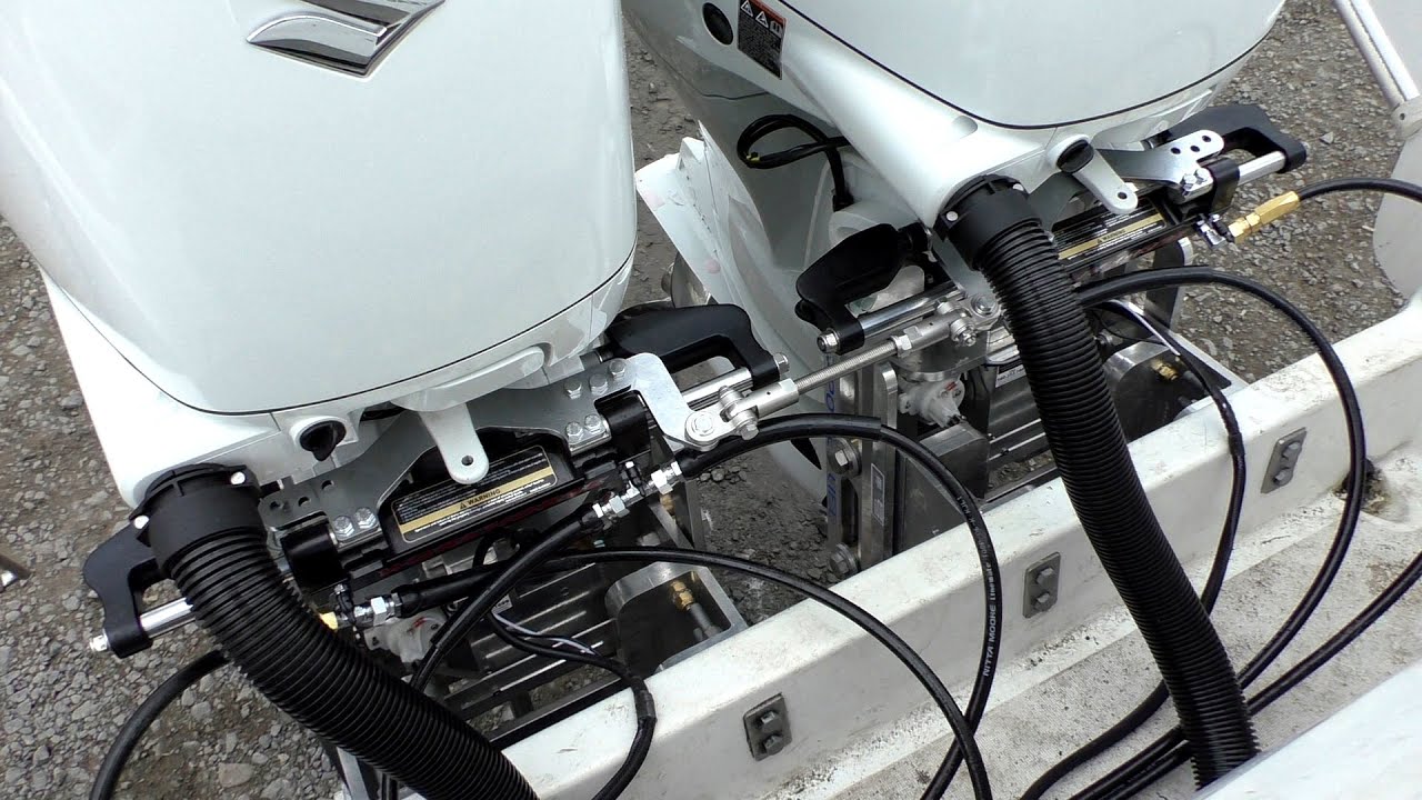 Спарка SUZUKI DF300AP на вертикальных лифтах CMC | Benetau Antares 8.80
