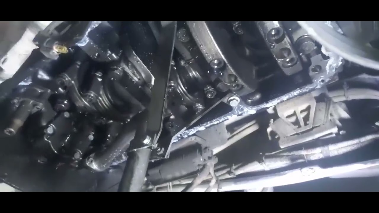 Water going through Mercedes-Benz actross mp3 engine 