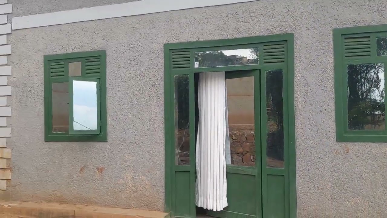 Ikigali Birembo Gisasa habonetse inzu igurishwa macye 3 room salon 1 room na salon 216sqm 0783072475