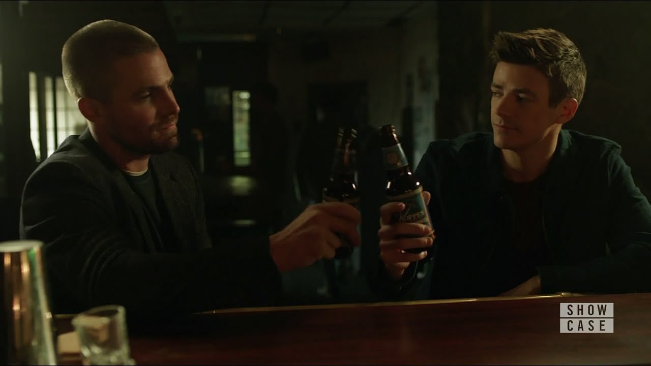 Supergirl 4x09 Ending: Barry and Oliver Talk + Crisis on Infinite Earths Crossover Teaser