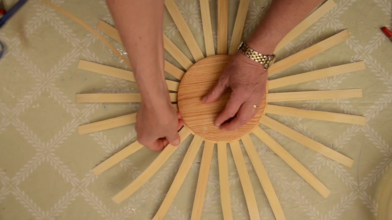 Atelier de vannerie: Base en bois