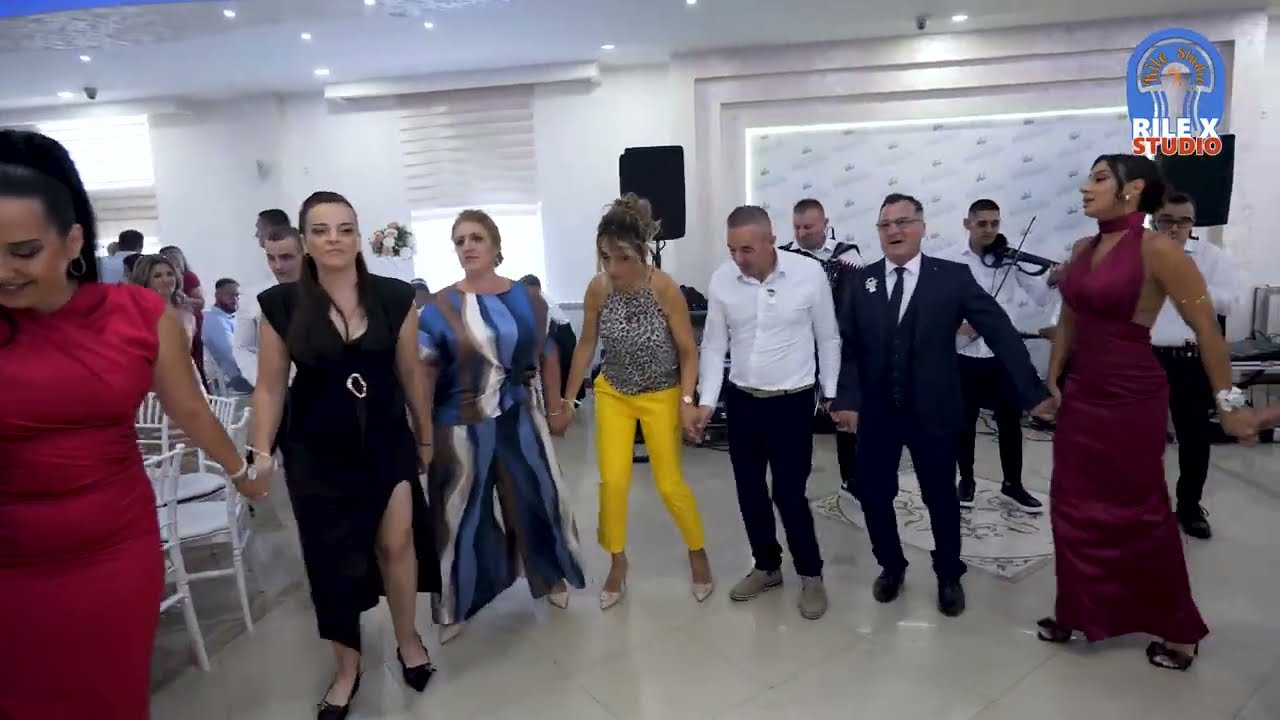 ORKESTAR KRALJEVI UVODNO KOLO NA SVADBI  U VIDOVDANU