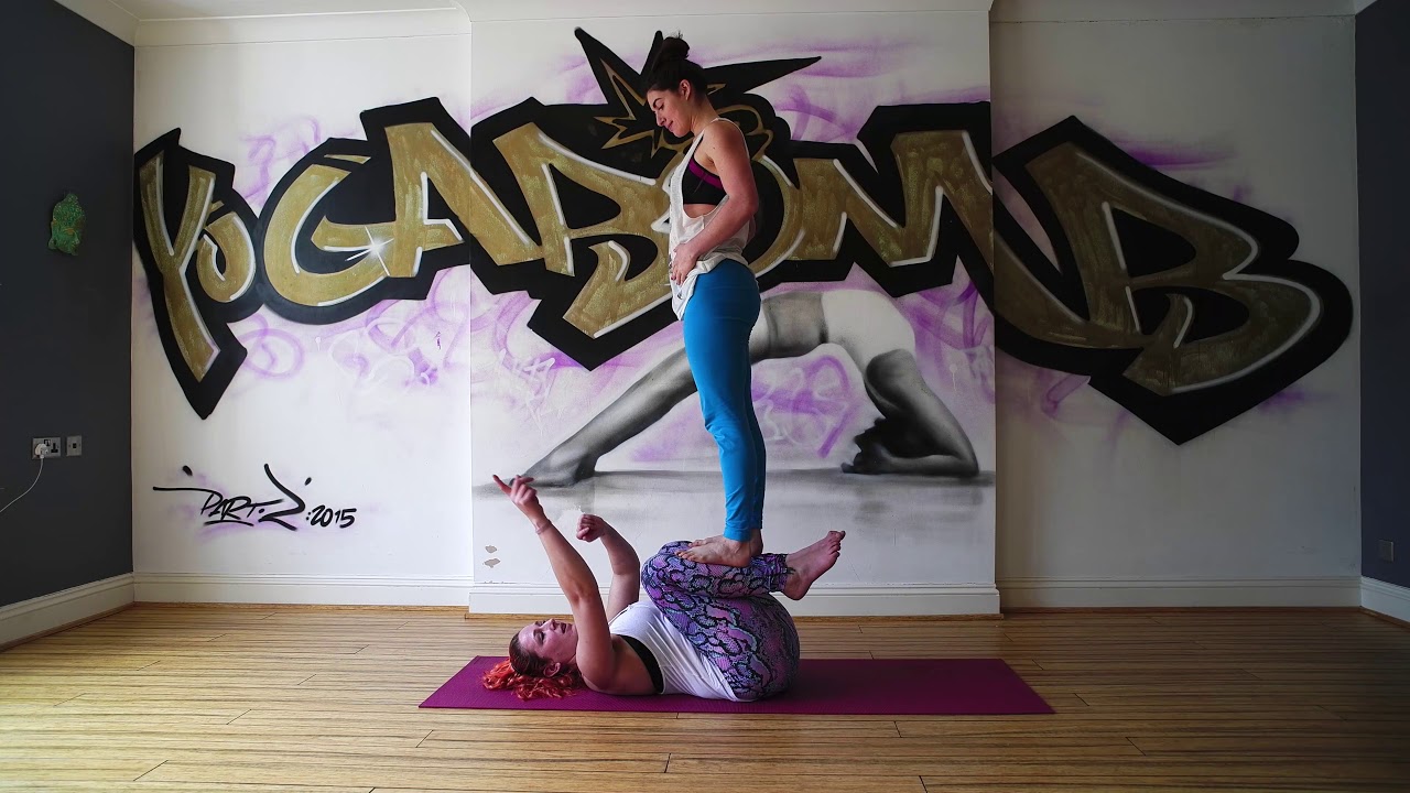 Acroyoga tutorial: Beginner's flow!
