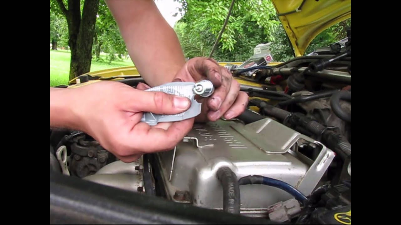 Как заменить катушки зажигания, свечи зажигания и провода на Mitsubishi Lancer 2002 года выпуска.