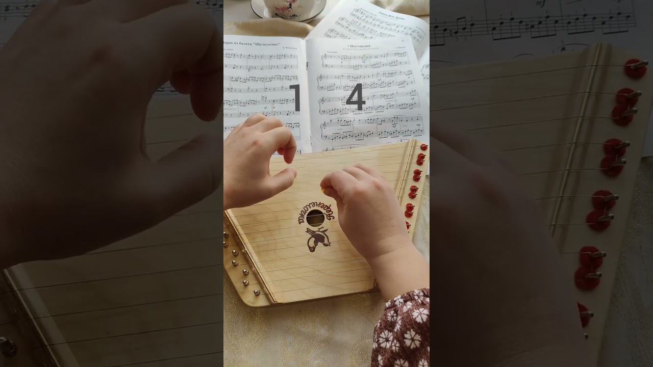 Разбор новогодней песни на гуслях 