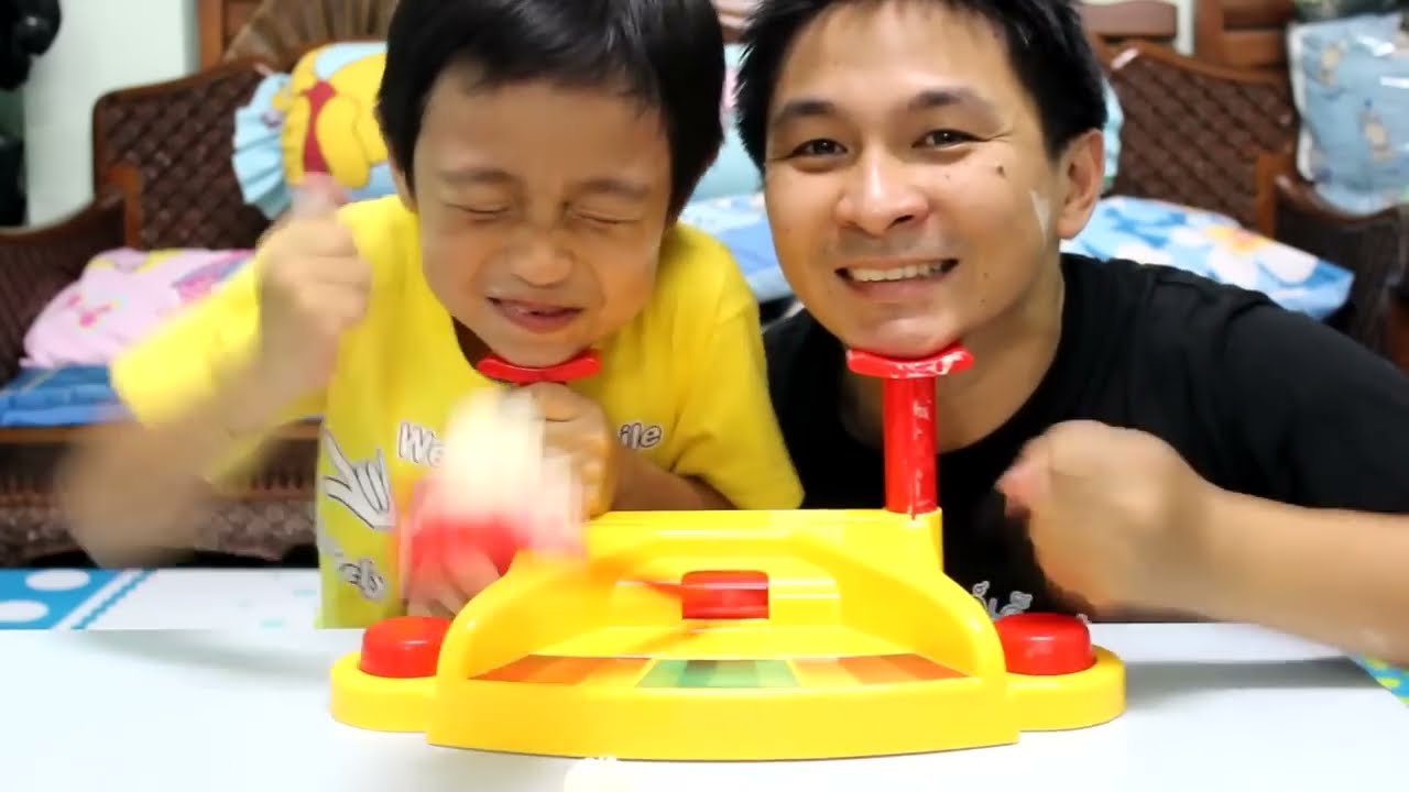 Pie Face เกมส์ พายเฟส ! ศึกชิง ขนม... !!! น้องสิงโต และ พ่อโบ๊ท....วีคิดสมาย