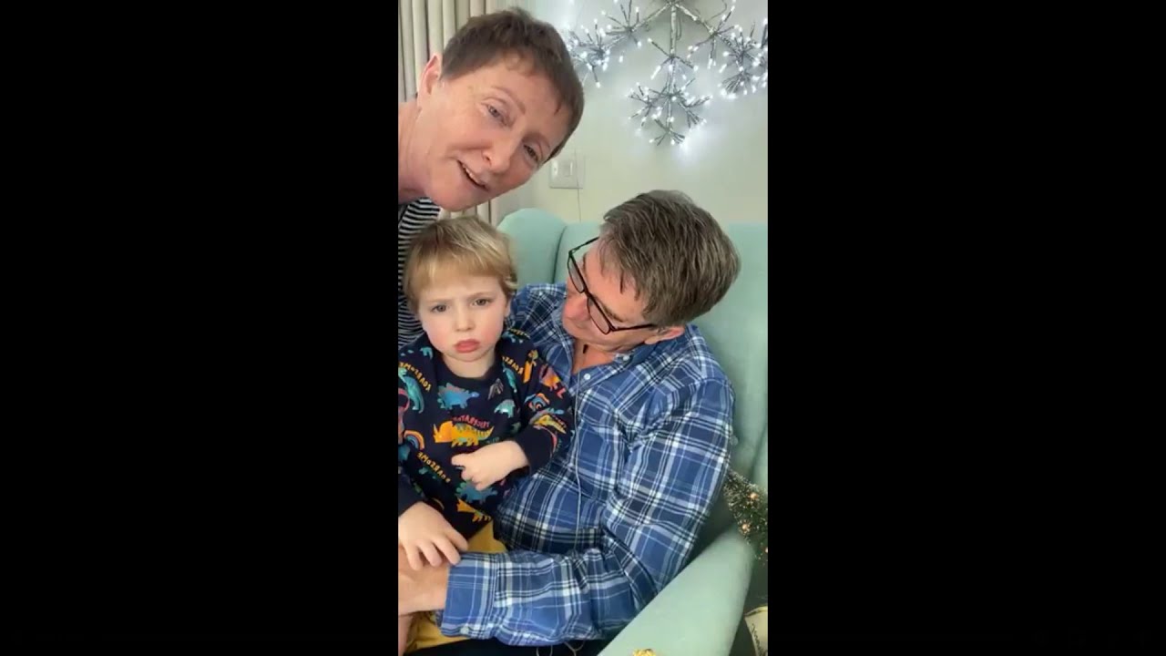 Daniel O'Donnell, Archie and Majella singing Home To Donegal