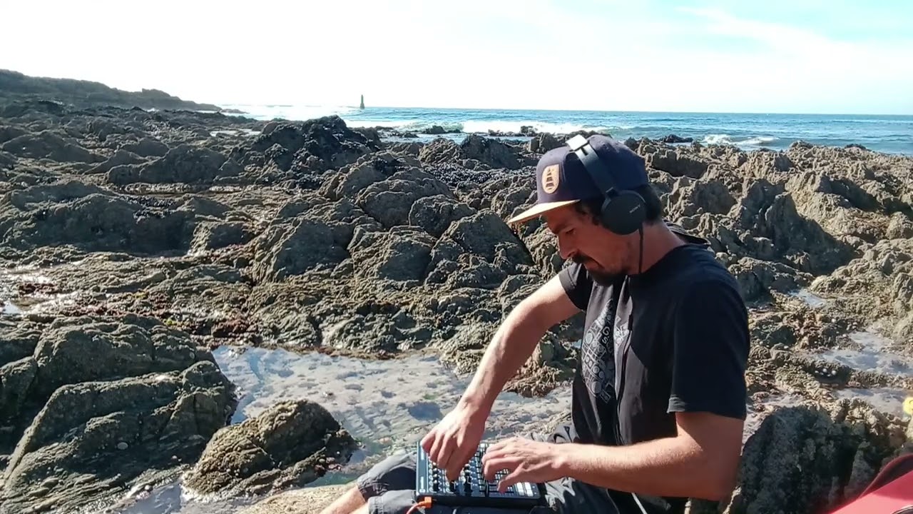 PhOniAndFlOrE - Dub Veda (Live Mix)