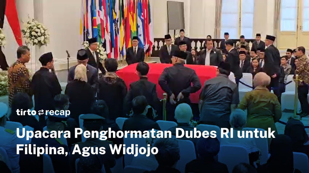 Menlu Sugiono Pimpin Upacara Penghormatan Dubes RI untuk Filipina Agus Widjojo di Kemlu
