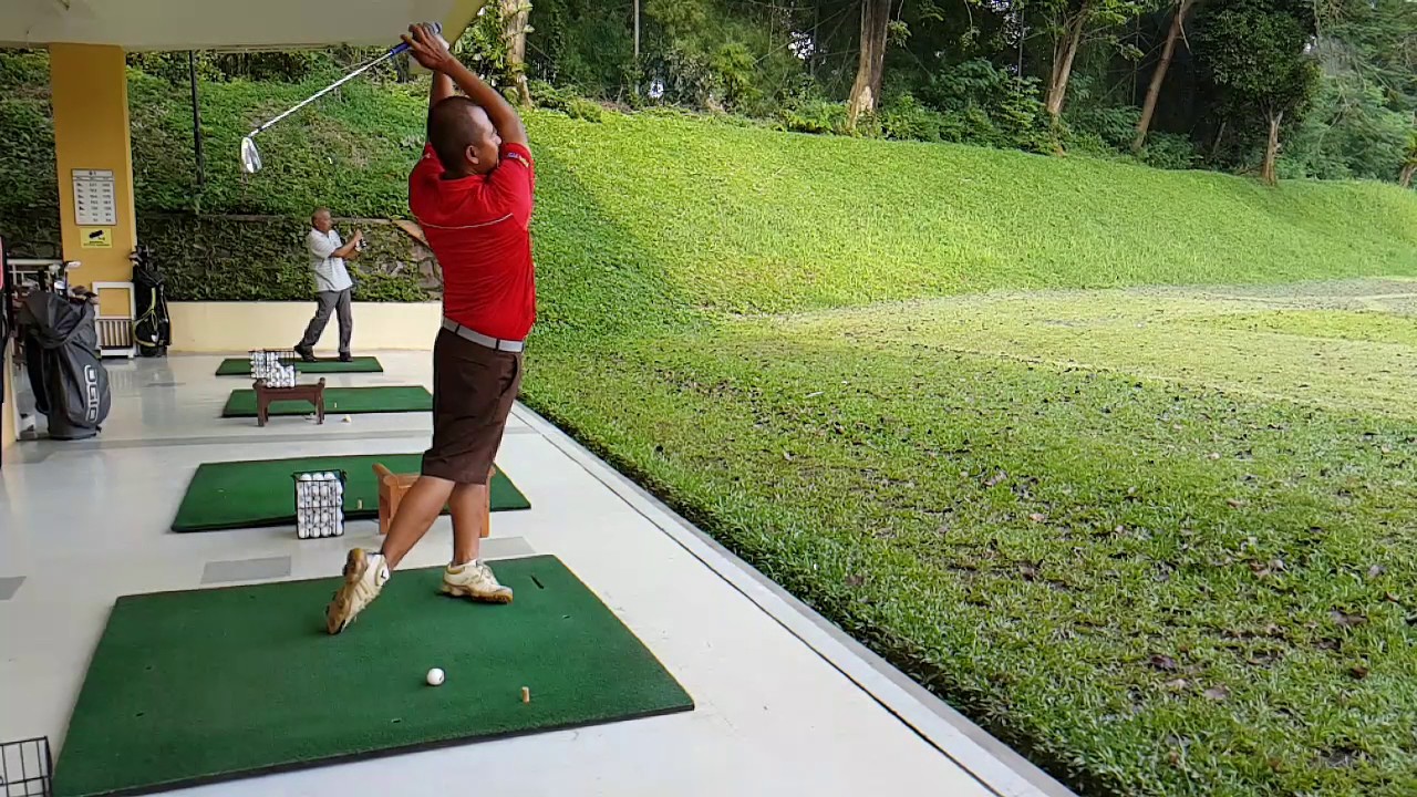Belajar golf bareng - pukulan iron stick (by Tri Winarto)
