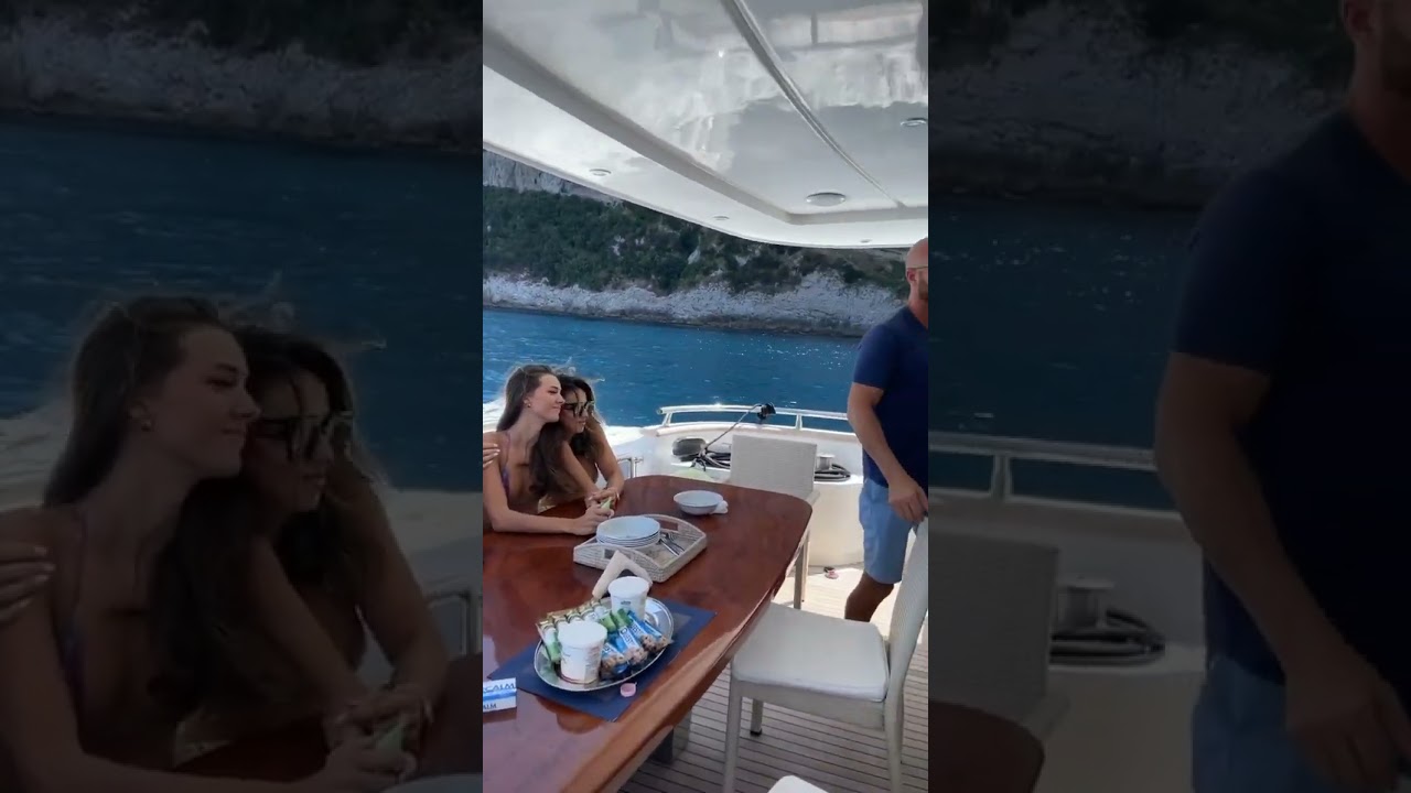 Dan Bilzerian on yacht with girls and friends