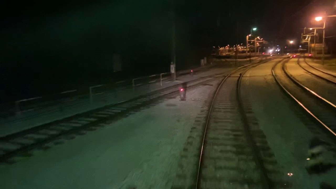 Freight train &ldquo; race battle &ldquo; at night!