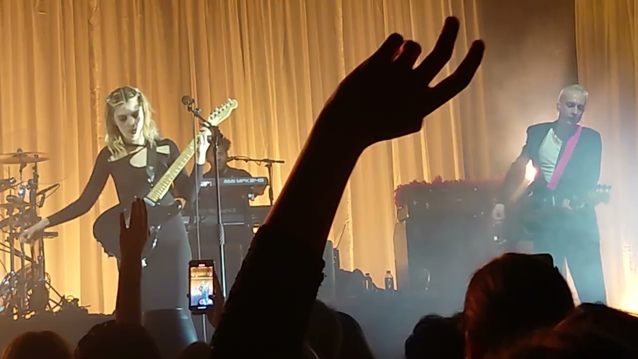 Wolf Alice - How Can I Make It OK? (Live LCR Norwich)