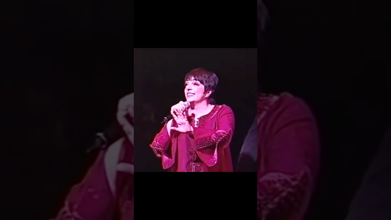 Liza Minnelli sings the Trolley Song (1999) 