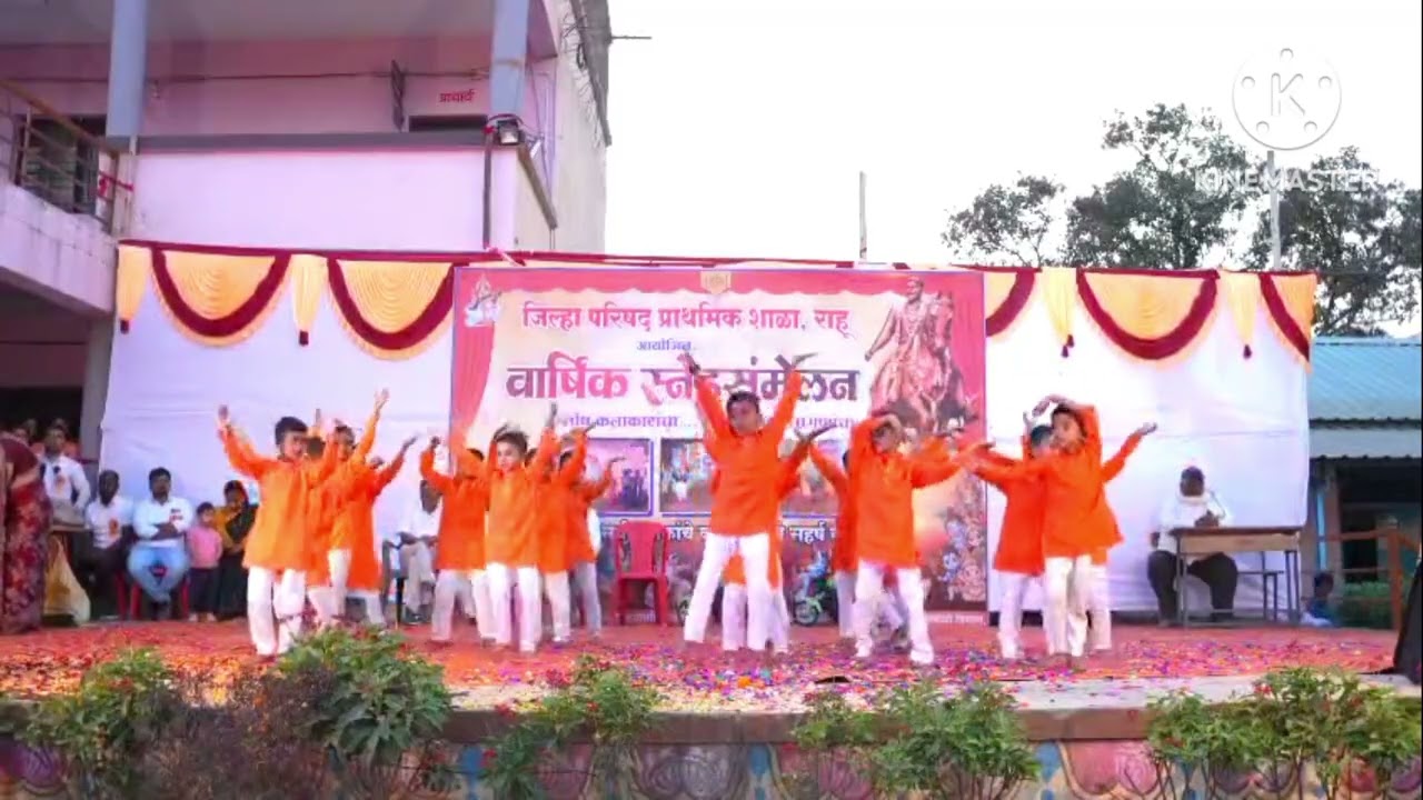 स्वर्गात आकाशगंगा समूह नृत्य वर्ग 1 ला उषा मॅडम 