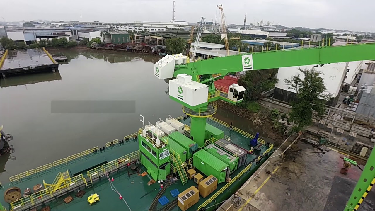 Erection of barge mounted E-Crane